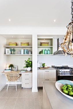 Çalışma odası mutfak alanının yakınında