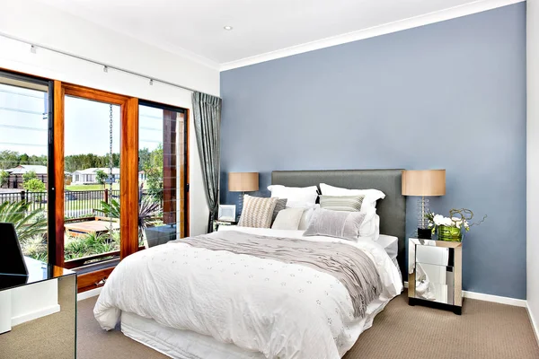 Luksusowe wnętrza sypialni nowoczesne dekoracje — Zdjęcie stockowe