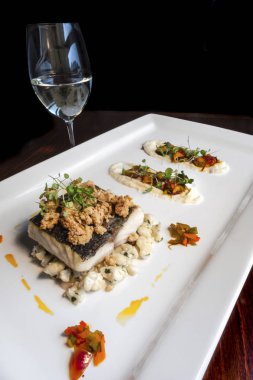 Soğan ve peynir ile tavuk