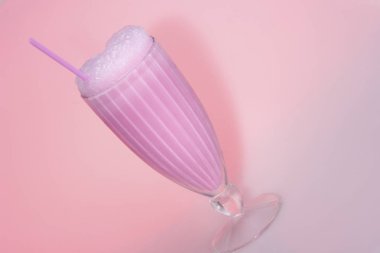 Doğal faluda içki cam vuruşlu