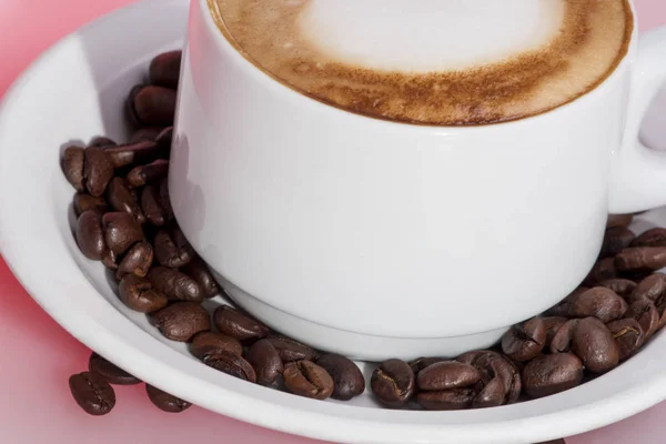 Close up de uma caneca de leite de café preto — Fotografia de Stock