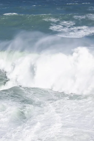 Grandes Olas Rompiendo Océano Tormentoso Playa Bondi Australia —  Fotos de Stock