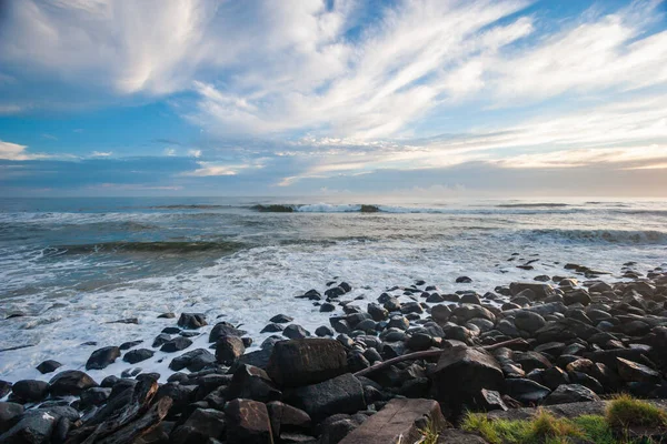 Salida Del Sol Sobre Mar Paisaje Marino Escénico Olas Rompiendo — Foto de Stock