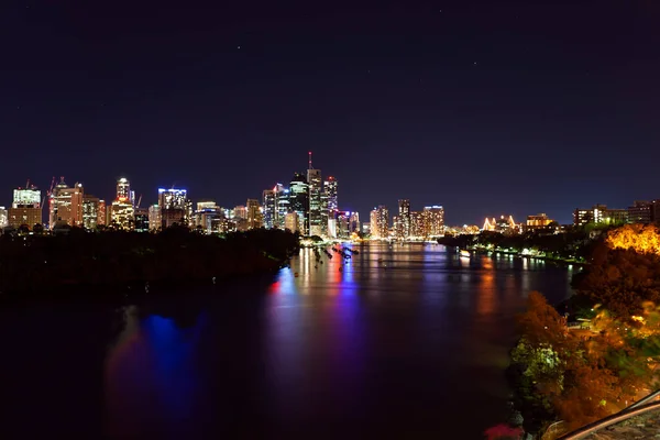 Lange Blootstellingsfoto Van Brisbane Skyline Nachts Brisbane Skyline Kijkend Vanaf — Stockfoto