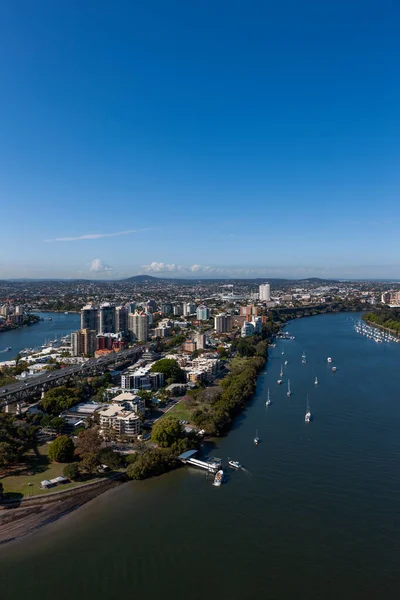 Brisbane şehrinin insansız hava aracı görüntüsü