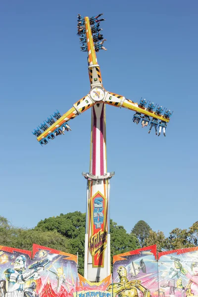 Brisbane, Australie - 18 avril 2013 : Les gens roulent à la foire — Photo