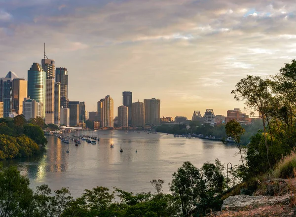 Coucher de soleil panoramique sur Brisbane City, Australie — Photo