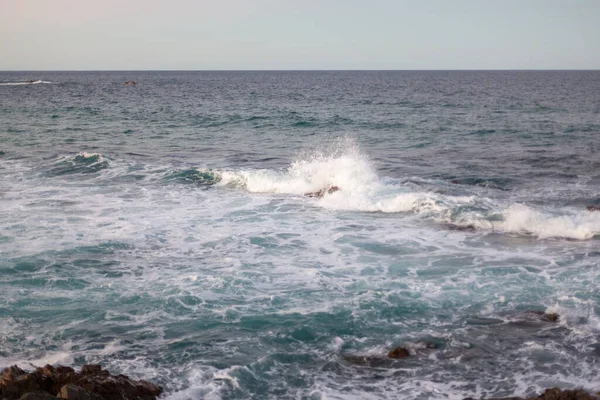 Ondas poderosas de mar, baía de Byron — Fotografia de Stock