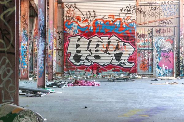 Inside of an old and abandoned building — Stock Photo, Image