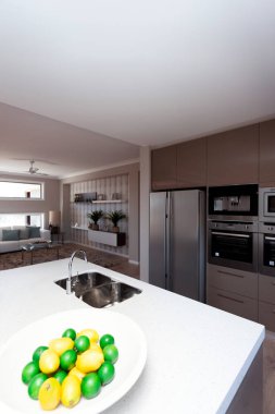 Modern ve lüks mutfak tasarımı.