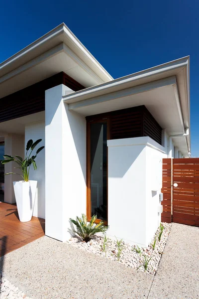 Front view of modern and luxury house exterior — Stock Photo, Image