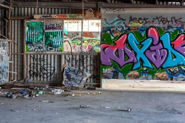 Inside of an old and abandoned building — Stock Photo, Image