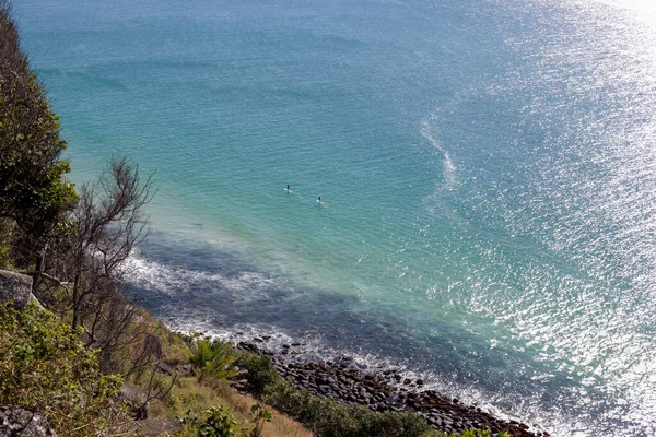 Costa rochosa da costa australiana com águas cristalinas Imagens De Bancos De Imagens Sem Royalties