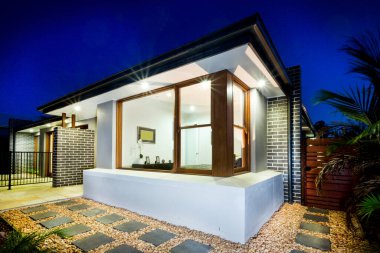 Modern ve lüks evin dış görünüşü