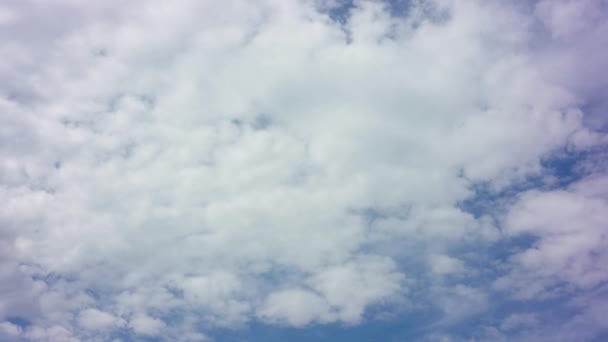 Kék ég fehér felhőkkel — Stock videók