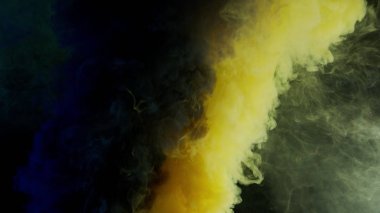 Koyu arkaplanda renkli duman