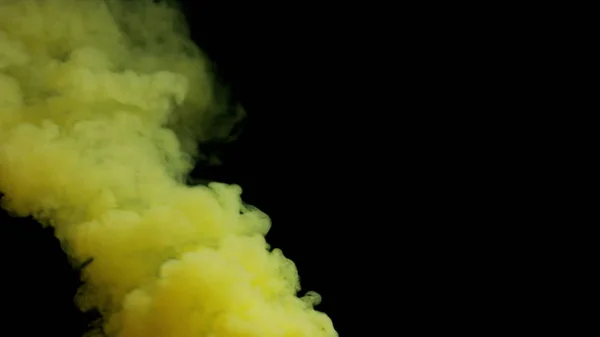 Красочный дым на темном фоне — стоковое фото
