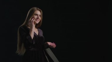 Kadın Black Friday alışveriş