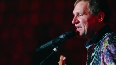 Ukraynalı vokalist ve gitarist oluşturan Skrypka