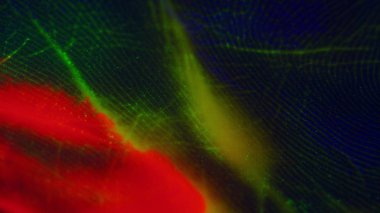 Makro deri, hangi kıvrımları göre boya akan