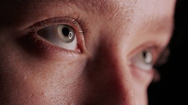 Yakın çekim güzel mavi göz