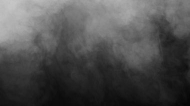 Siyah arkaplanda beyaz duman