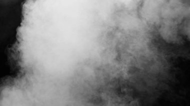 Siyah arkaplanda beyaz duman