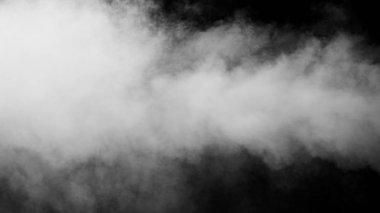 Siyah arkaplanda beyaz duman