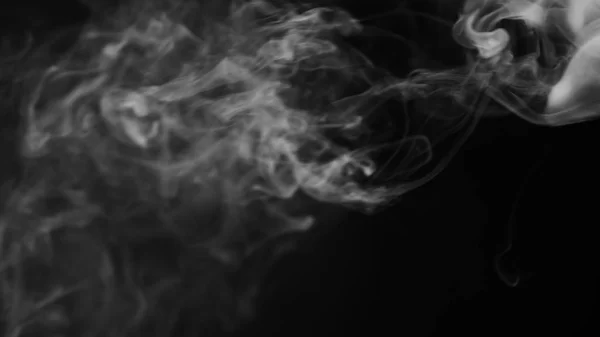 Humo blanco sobre fondo negro — Foto de Stock