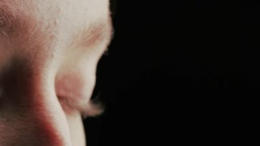 Yakın çekim güzel mavi göz