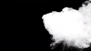 Siyah arkaplanda beyaz duman