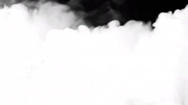 Siyah arkaplanda beyaz duman