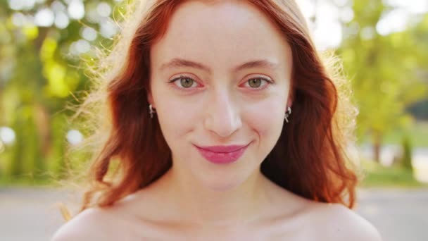 Red-haired Lady. Emotion. Smile — Stock Video