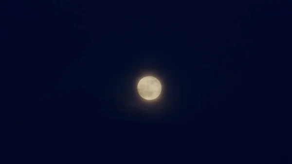 Bulan Purnama di malam hari — Stok Foto