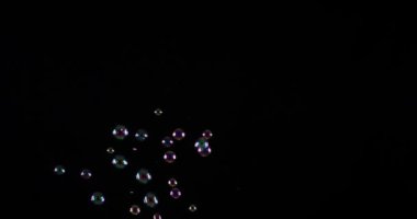 siyah arka plan üzerine izole çorba kabarcıklar.