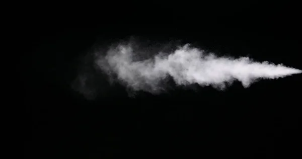 Witte Smoke Trail geïsoleerd op zwarte achtergrond — Stockfoto