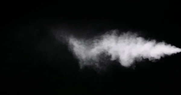 Bílá kouřová stopa izolovaná na černém pozadí — Stock fotografie
