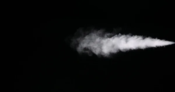 Huella de humo blanca aislada sobre fondo negro — Foto de Stock