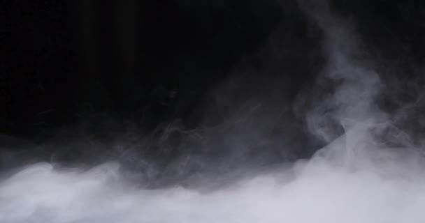 Niebla realista de nubes de humo de hielo seco — Vídeos de Stock