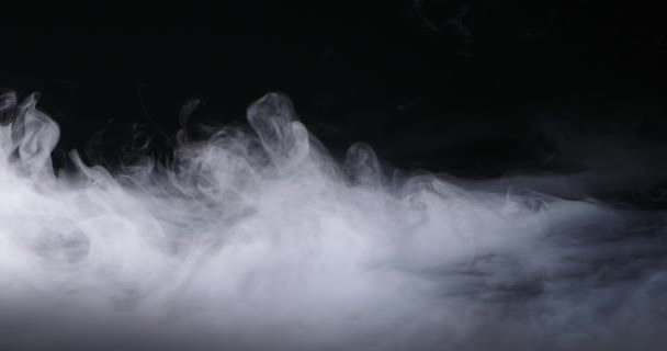 Nuvens de fumo de gelo seco realistas nevoeiro — Vídeo de Stock