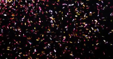 Siyah arka plan üzerine izole konfeti