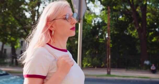 Pretty Young Lady Walking Outdoors — Stock Video