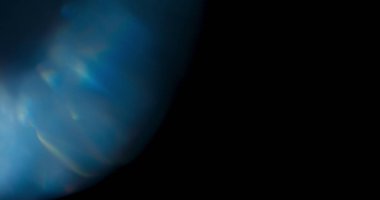 Mavi Prizma Gökkuşağı Işığı Prizma Gökkuşağı Işığı Siyah Arkaplan 'da Parlıyor