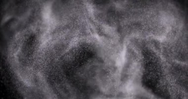 Siyah arkaplanda izole edilmiş toz