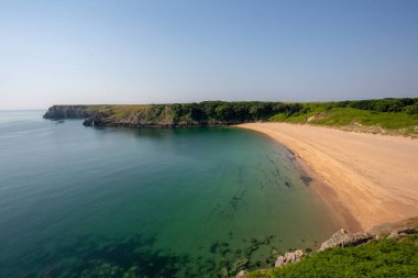 Pembrokeshire, Güney Galler, İngiltere'de Barafundle Bay beach
