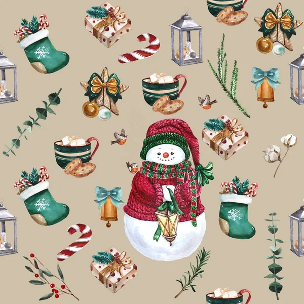 Calcetines de Navidad, galletas de jengibre, ramas de árbol de Navidad, muñeco de nieve, canela, bastón de caramelo, linterna. Patrón sin costuras. Acuarela mano fondo dibujado . —  Fotos de Stock