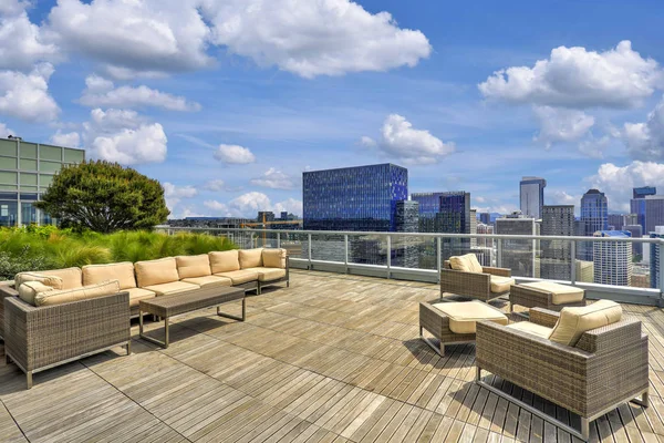 Widok Salonu Sky Lounge Dachu Wieżowca Apartament Malowniczą Panoramę Seattle — Zdjęcie stockowe