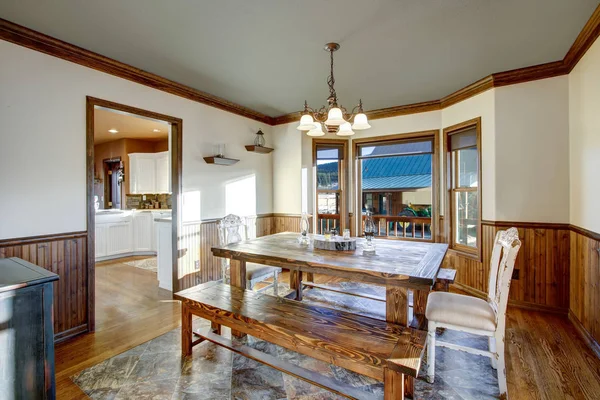 Traditional Dining Room Accented Half Wood Paneling Walls Hardwood Floor — Stock Photo, Image