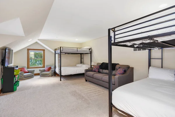 White Grey Attic Bunk Room Vaulted Ceiling Lots Space — Stock Photo, Image