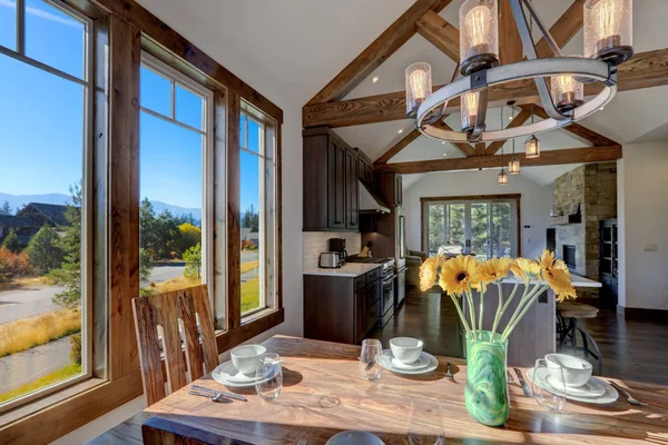 Comedor Lleno Sol Una Lujosa Casa Planta Abierta — Foto de Stock